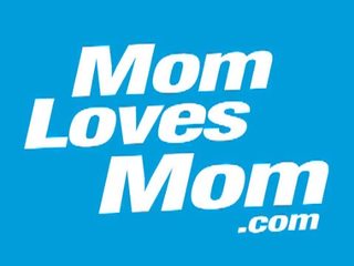 Mãe o amor é mãe: hooters loira momma em vermelho meias longas leva ele duplo